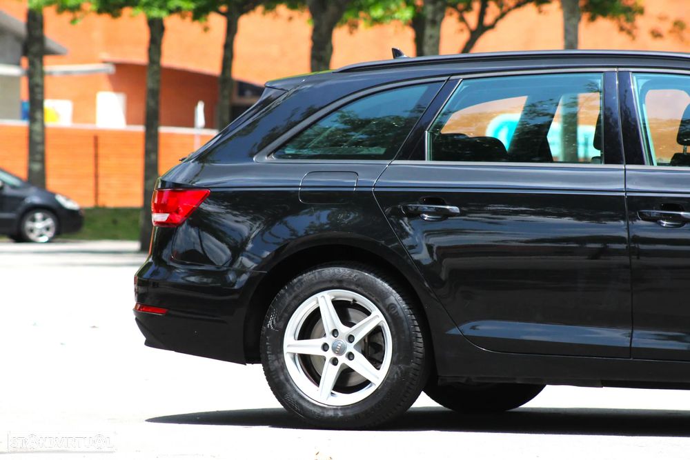 Audi A4 Avant 2.0 TDI Advance S tronic - 9