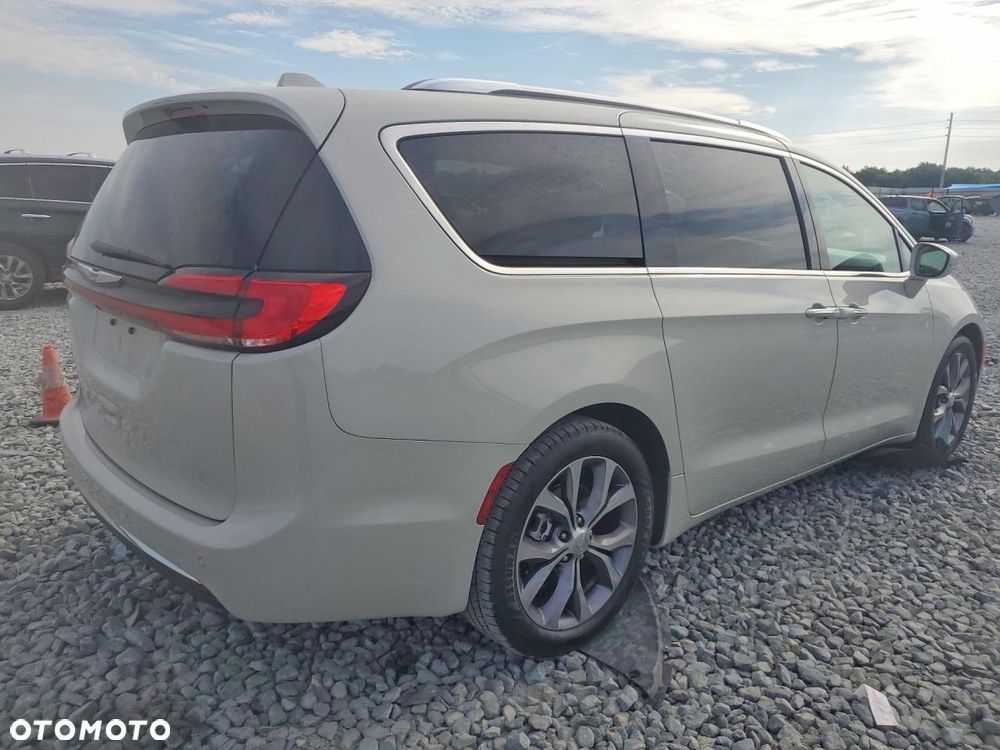 Chrysler Pacifica - 3