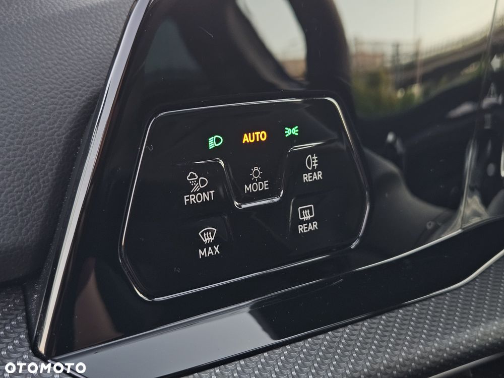 Volkswagen Golf - 11