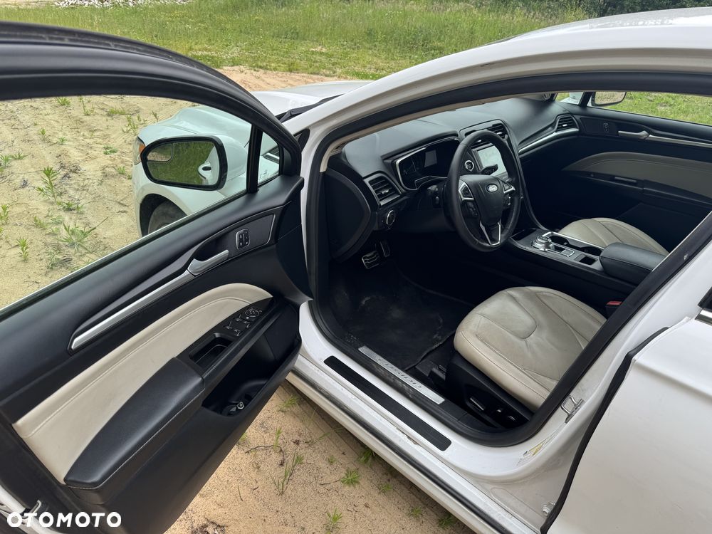 Ford Fusion 2.0 EcoBoost Titanium - 9