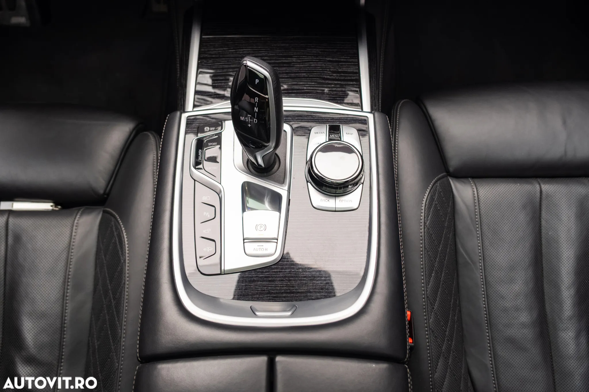 BMW Seria 7 745e - 35