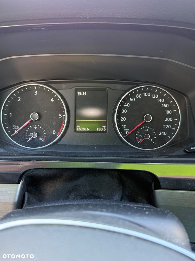 Volkswagen Multivan - 5