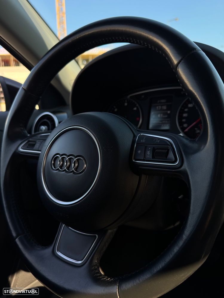 Audi A1 Sportback 1.6 TDi S-line S tronic - 14
