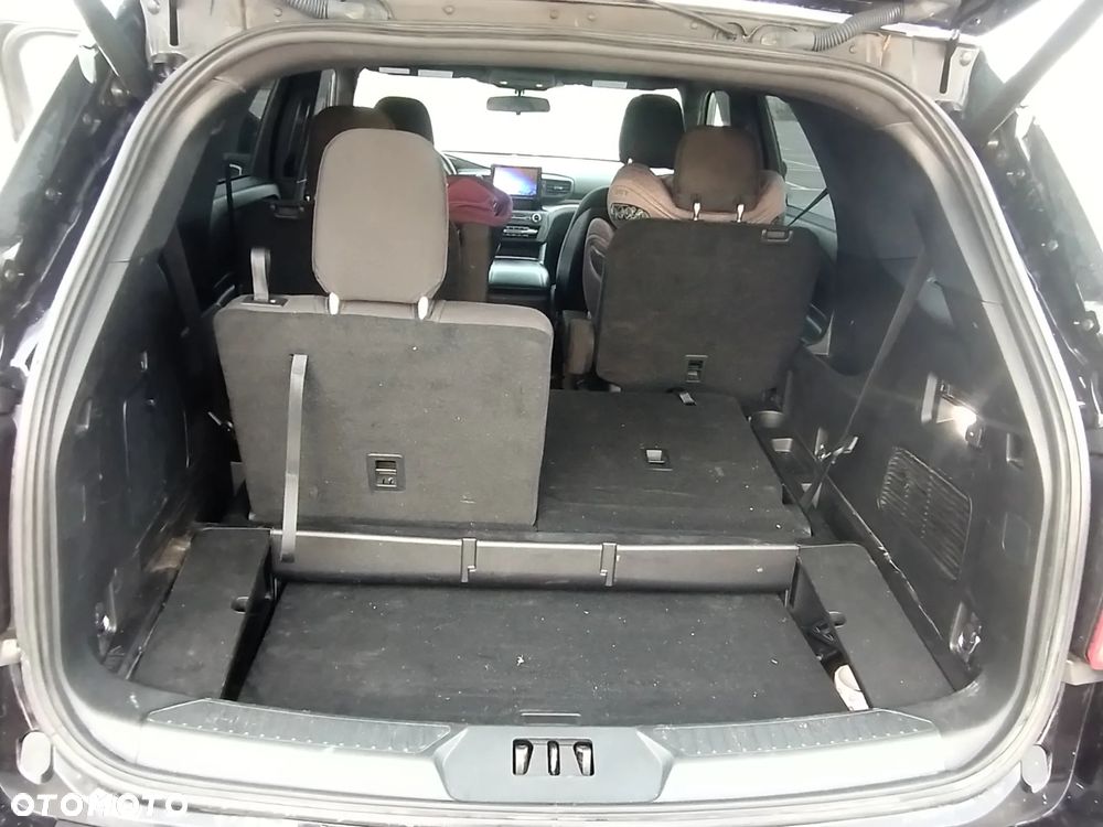 Ford Explorer - 28