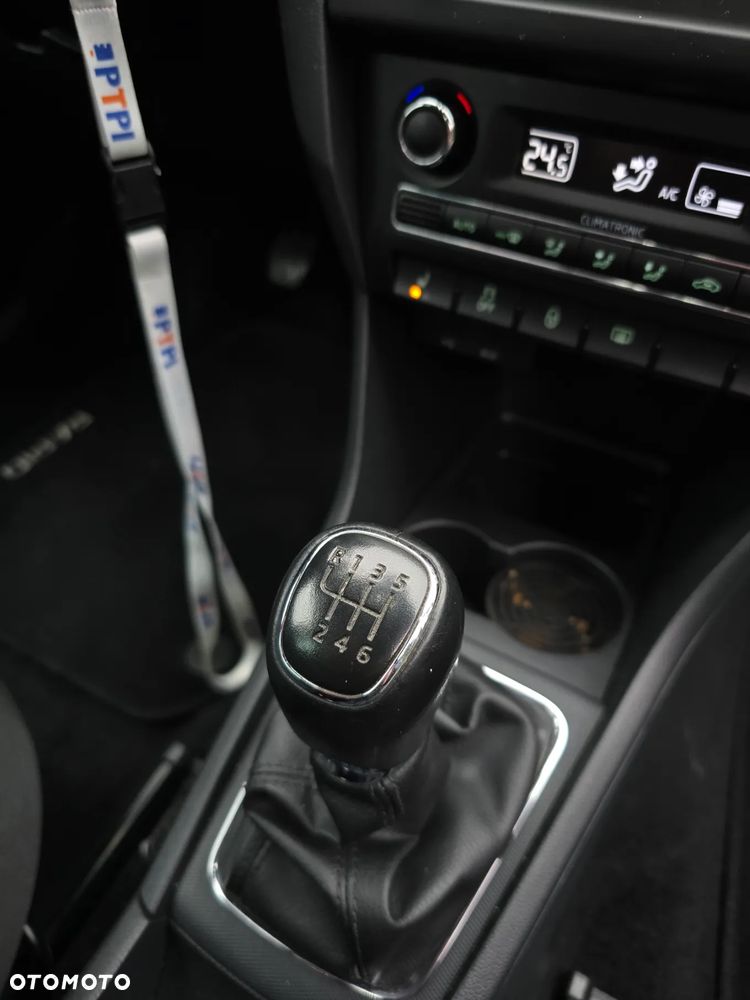 Skoda RAPID 1.2 TSI Ambition Green tec - 28