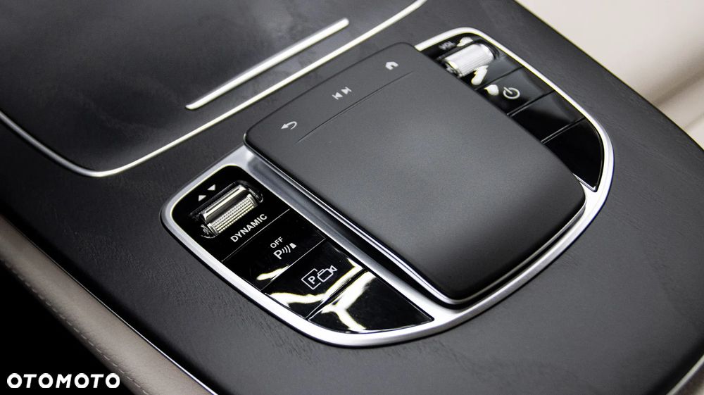 Mercedes-Benz Klasa E 300 de 4-Matic Avantgarde - 26