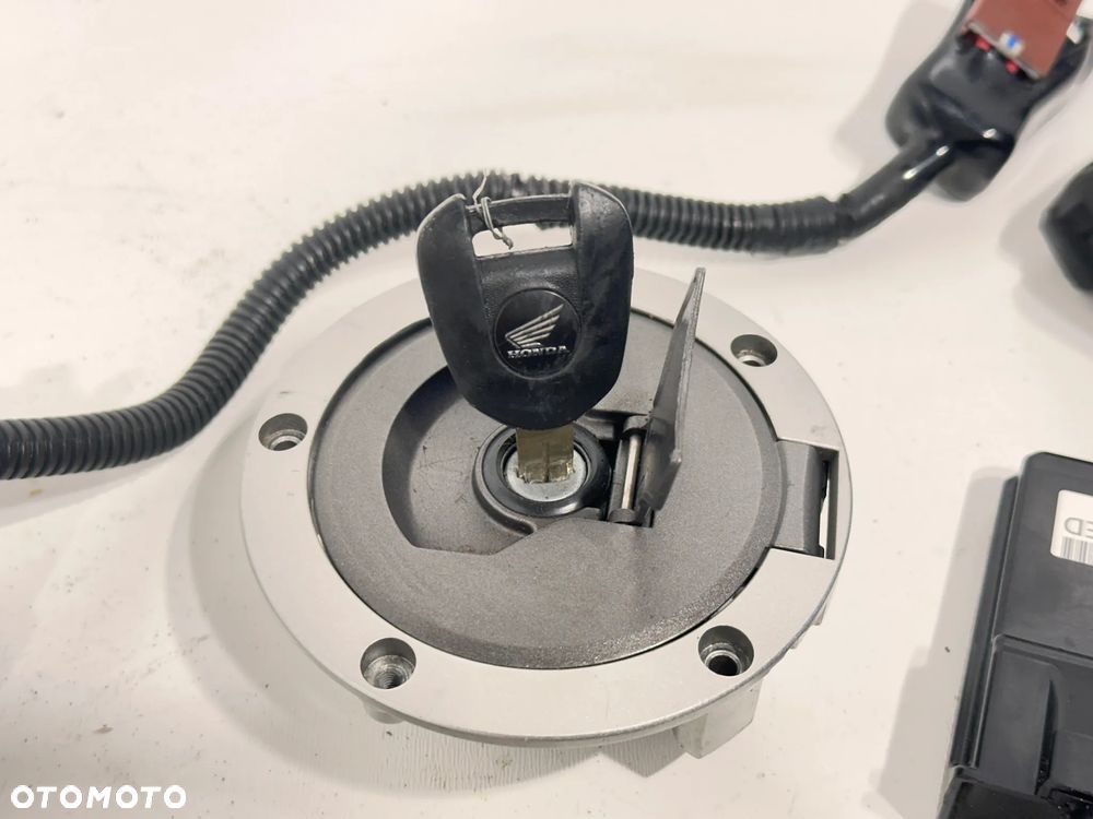 Stacyjka IMO Kpl  Honda CB 500 FA   19-23R  PC63 - 3