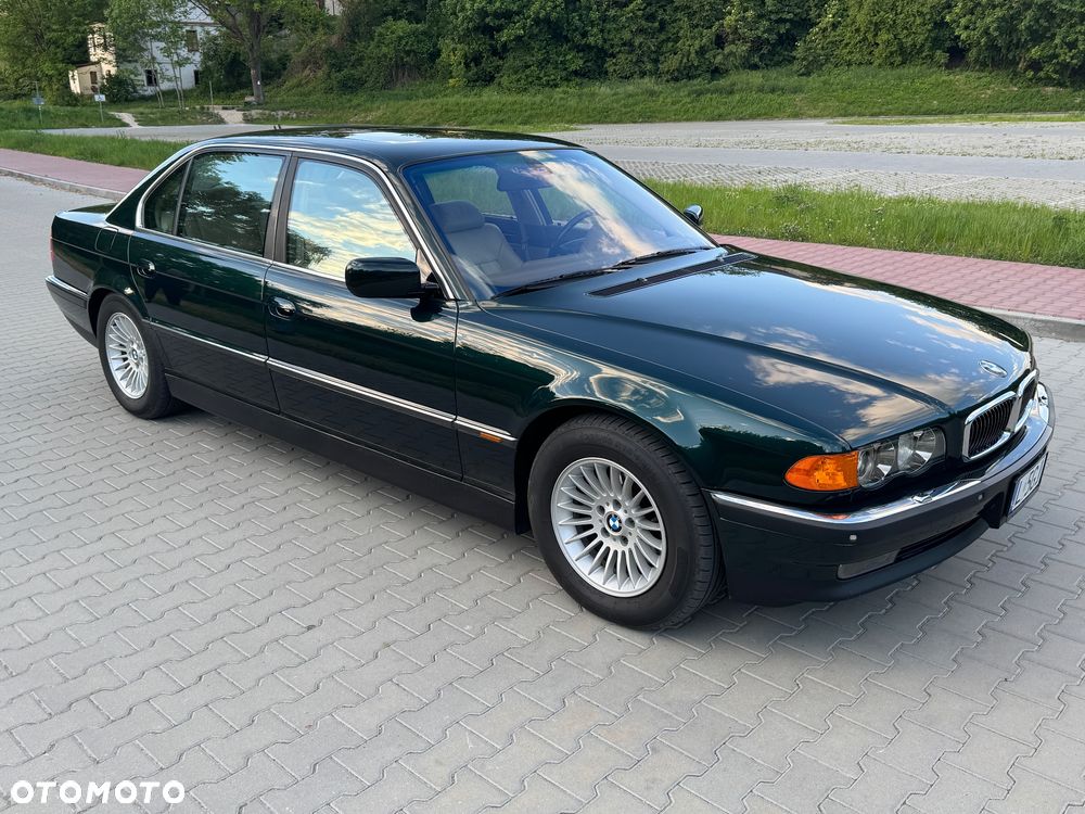 BMW Seria 7 750i - 14