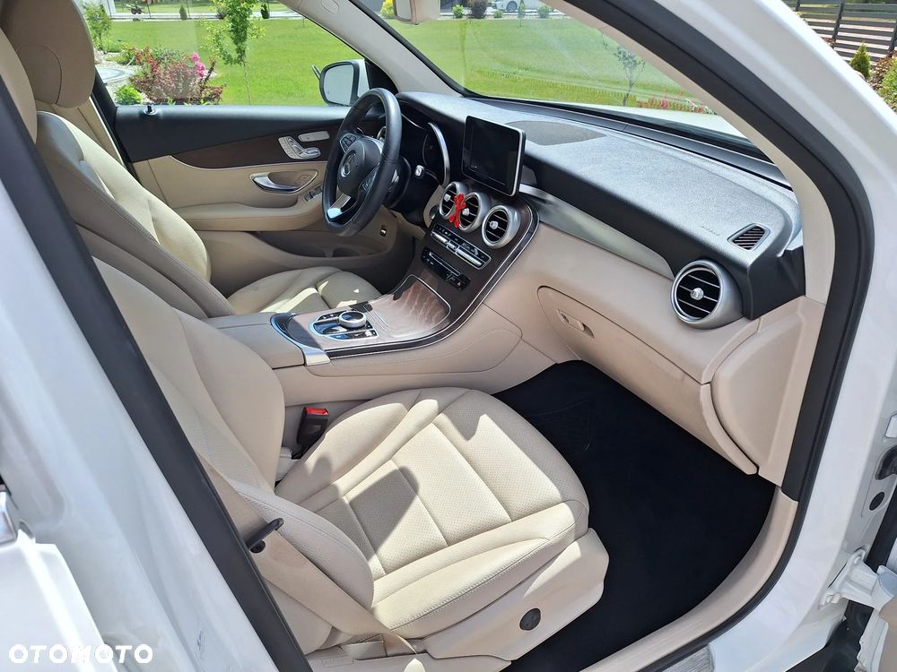 Mercedes-Benz GLC - 13