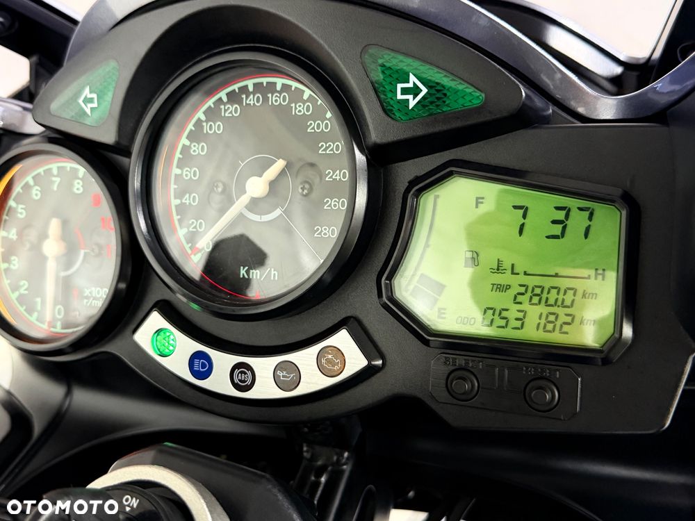 Yamaha FJR - 16