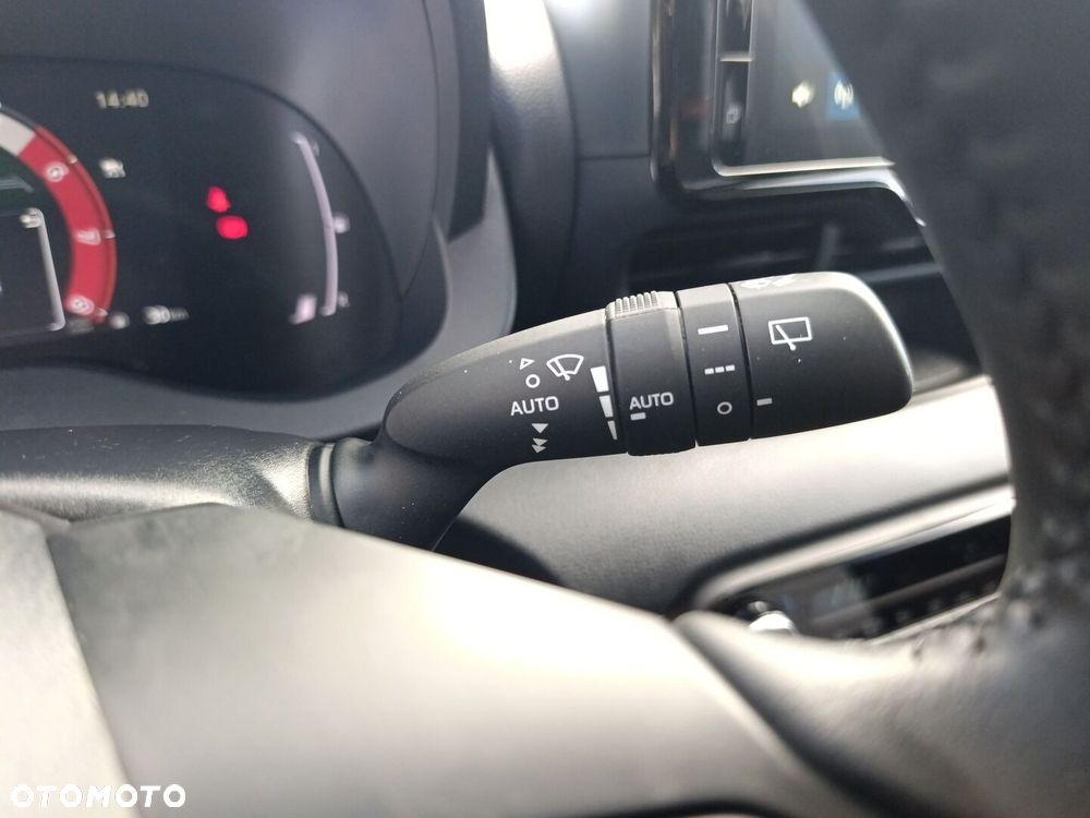 Toyota Yaris Hybrid 1.5 Style - 28