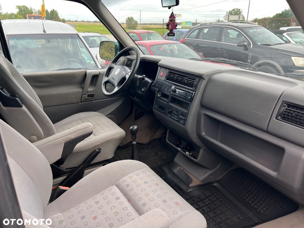 Volkswagen Multivan - 15