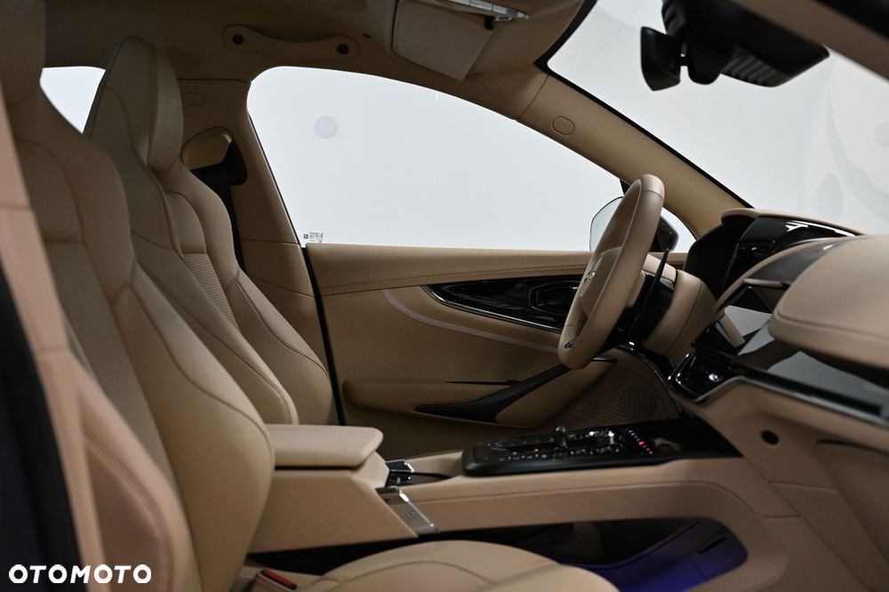 Aston Martin DBX707 - 18