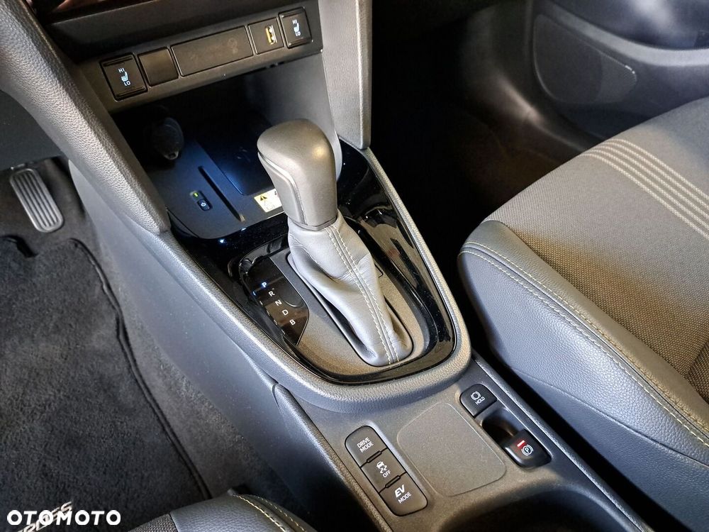 Toyota Yaris Cross Hybrid 1.5 Adventure - 28