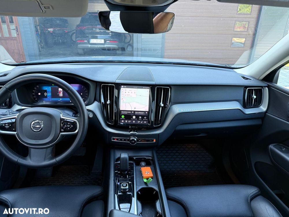 Volvo XC 60 B4 D Plus Dark - 10