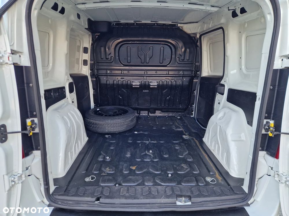 Fiat Doblo Furgon 3 Osobowy - 10
