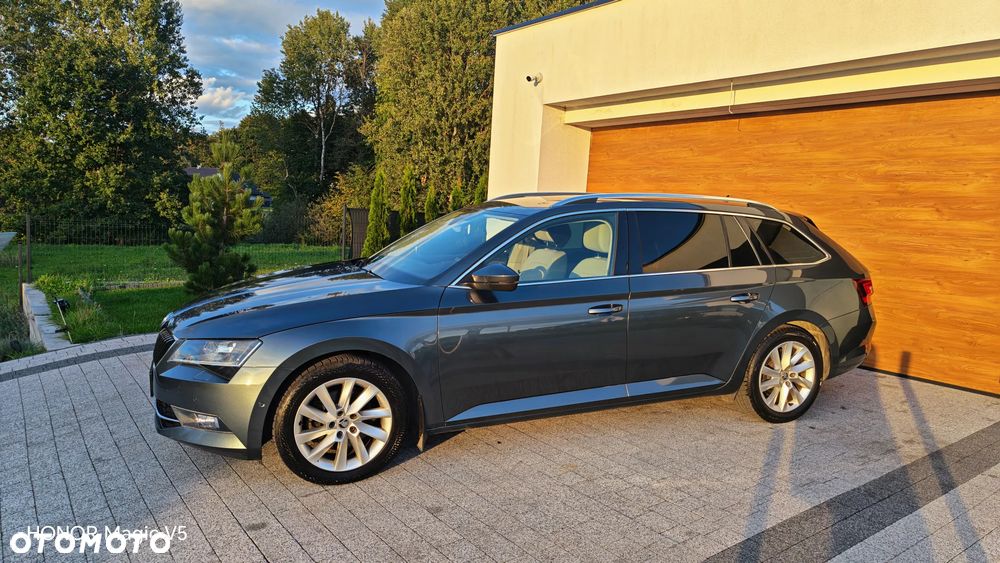 Skoda Superb 2.0 TDI DSG Premium Edition - 28
