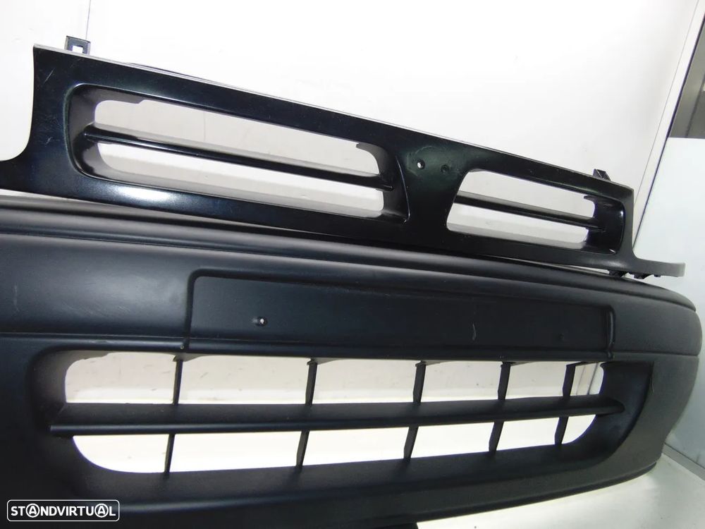 Nissan Micra para-choques - 3