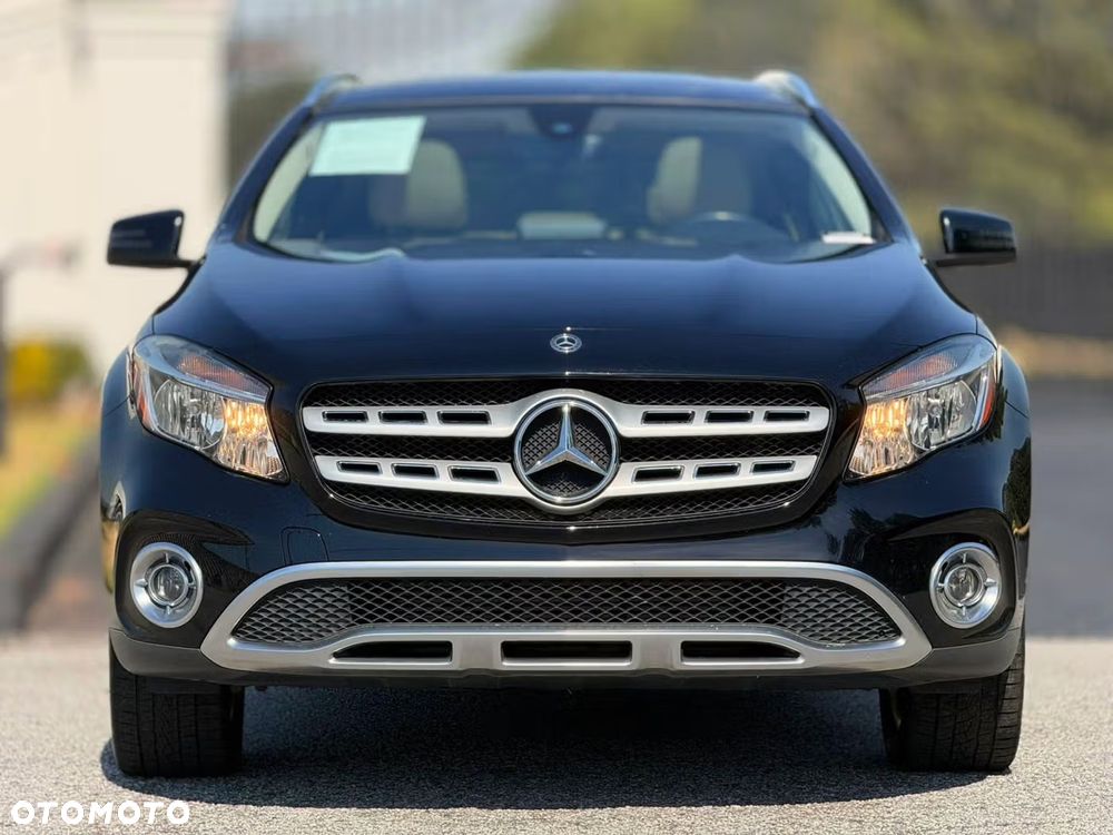 Mercedes-Benz GLA 250 7G-DCT - 3