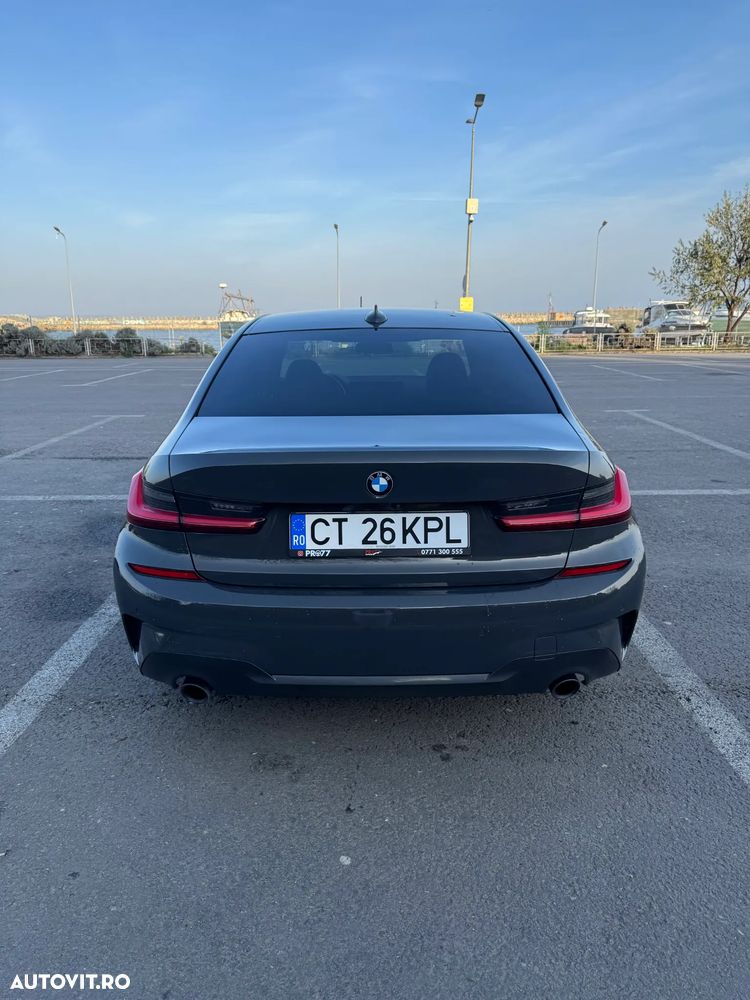 BMW Seria 3 330i xDrive AT - 6