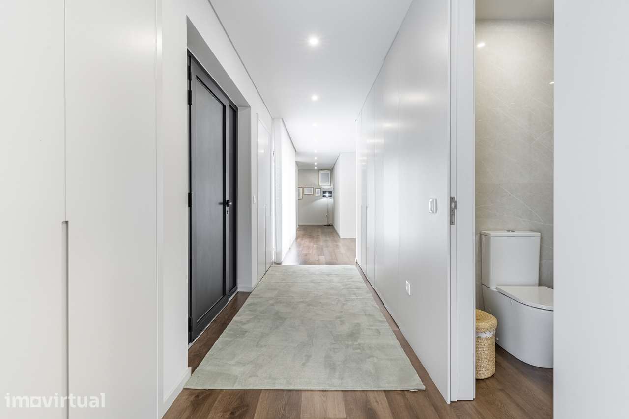 Moradia de Arquitetura Contemporânea com Piscina | Fafe - Grande imagem: 5/50