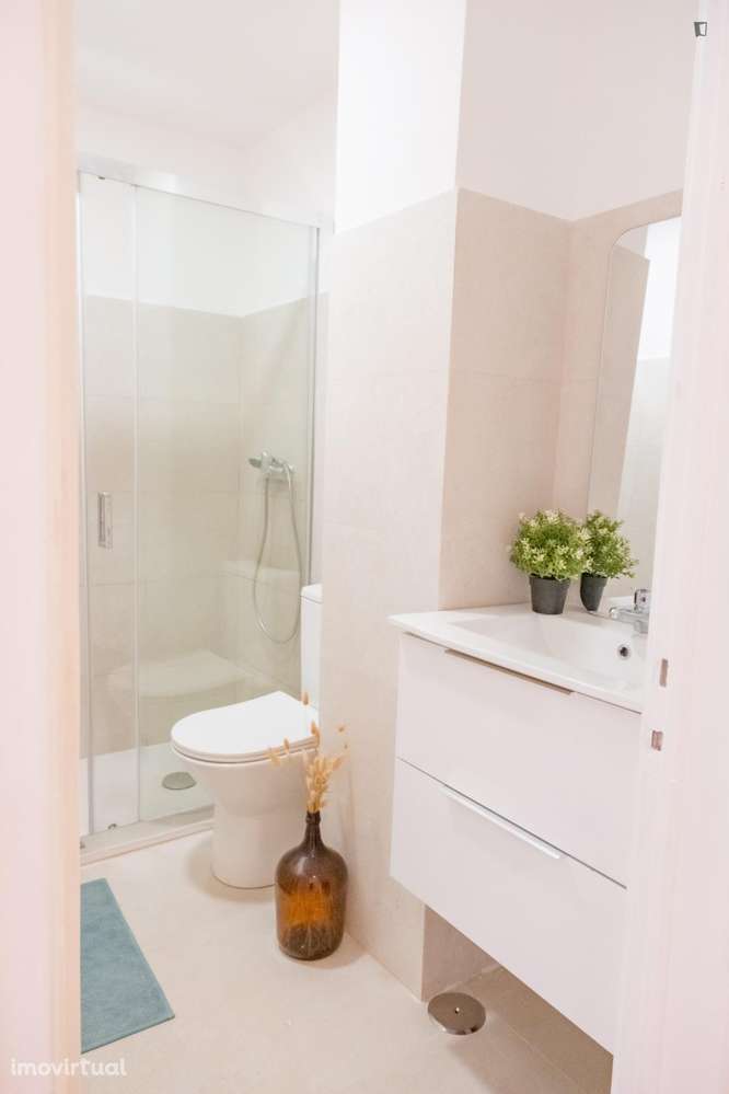 Quarto - localizado em Roma-Areeiro Lisbon - Grande imagem: 3/11