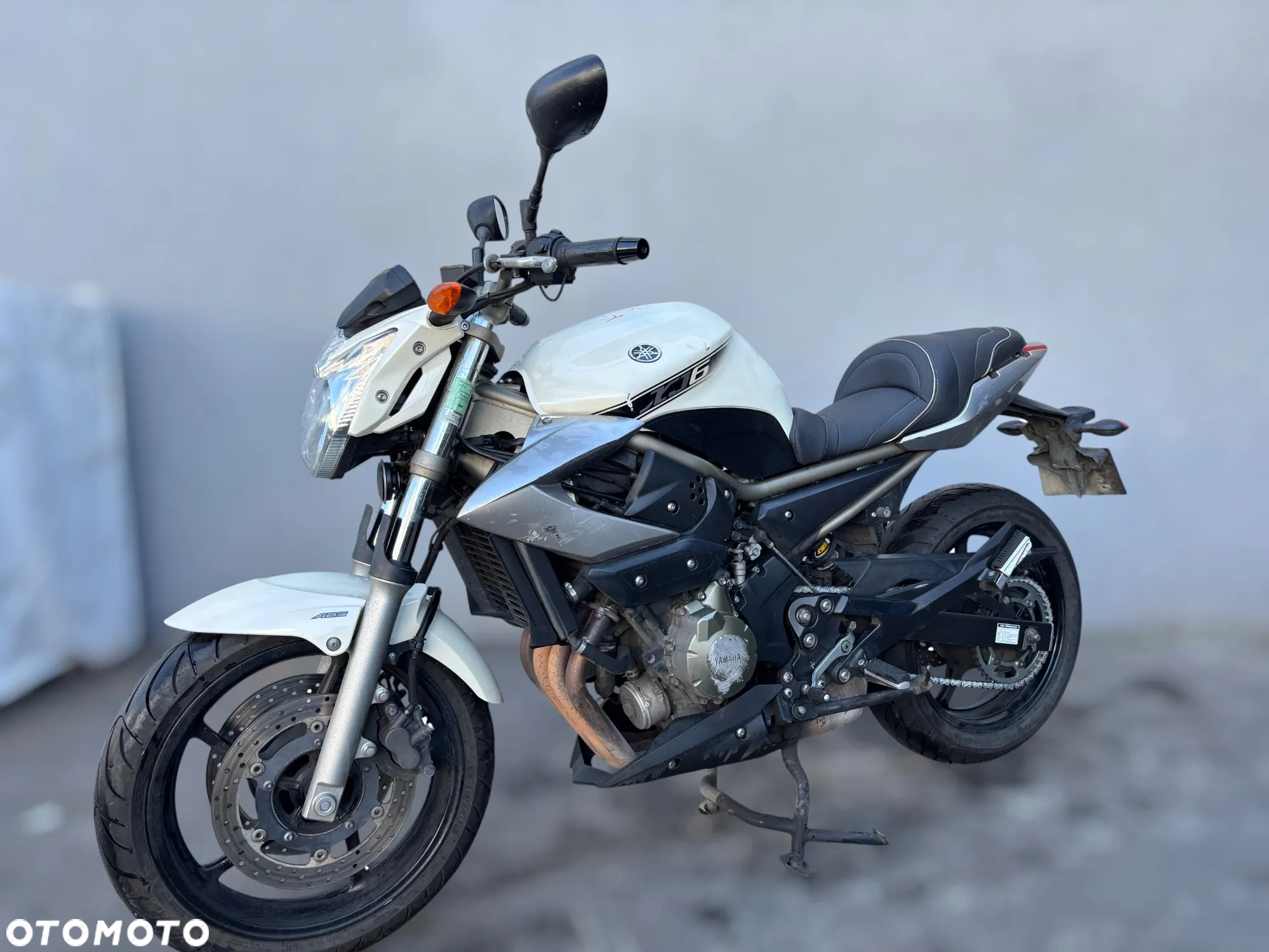 Yamaha XJ - 6