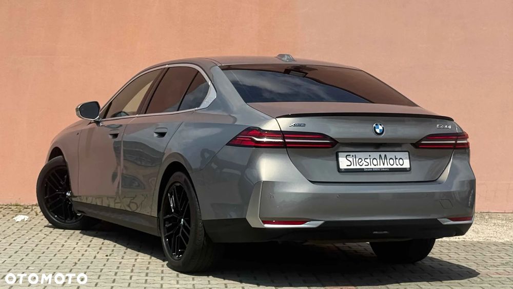 BMW Seria 5 530i xDrive Luxury Line sport - 3