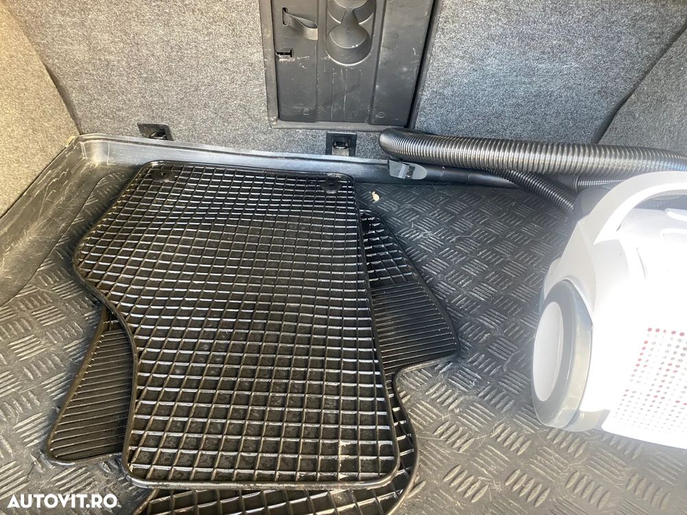 Volkswagen Tiguan - 4