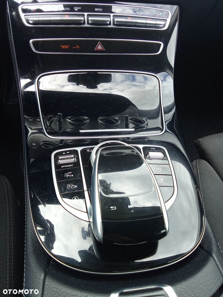 Mercedes-Benz Klasa E 200 d 9G-TRONIC - 10