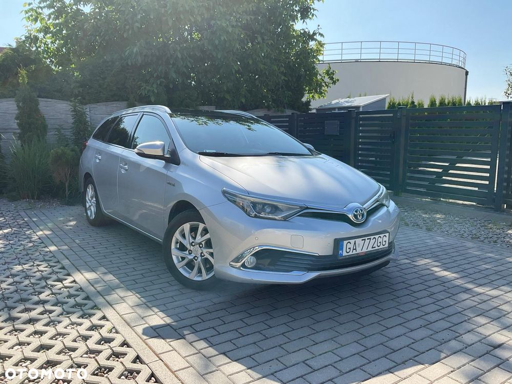 Toyota Auris Hybrid 135 Prestige - 1