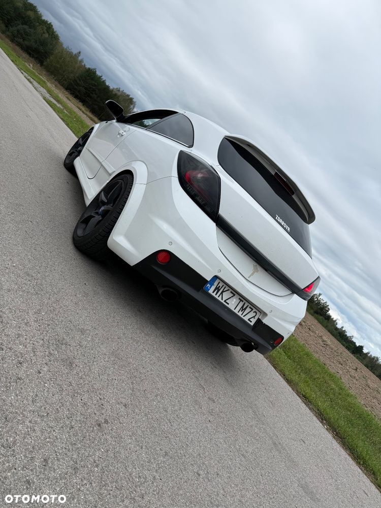 Opel Astra 2.0 Turbo Cosmo - 18