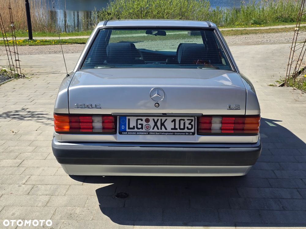 Mercedes-Benz W201 (190) - 12