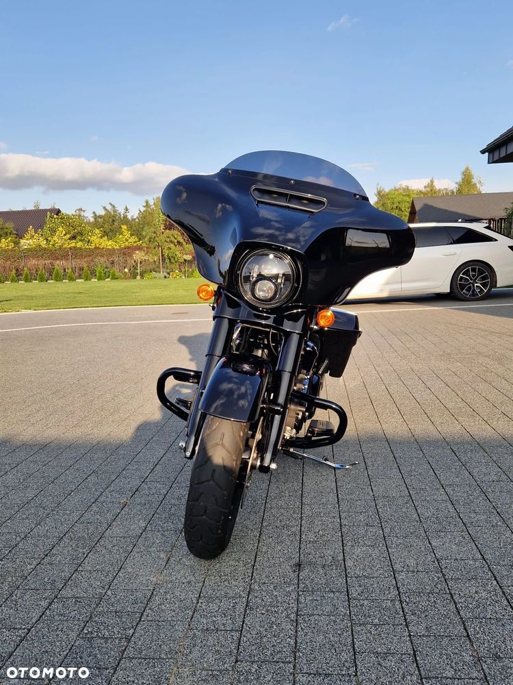 Harley-Davidson Touring Street Glide - 2
