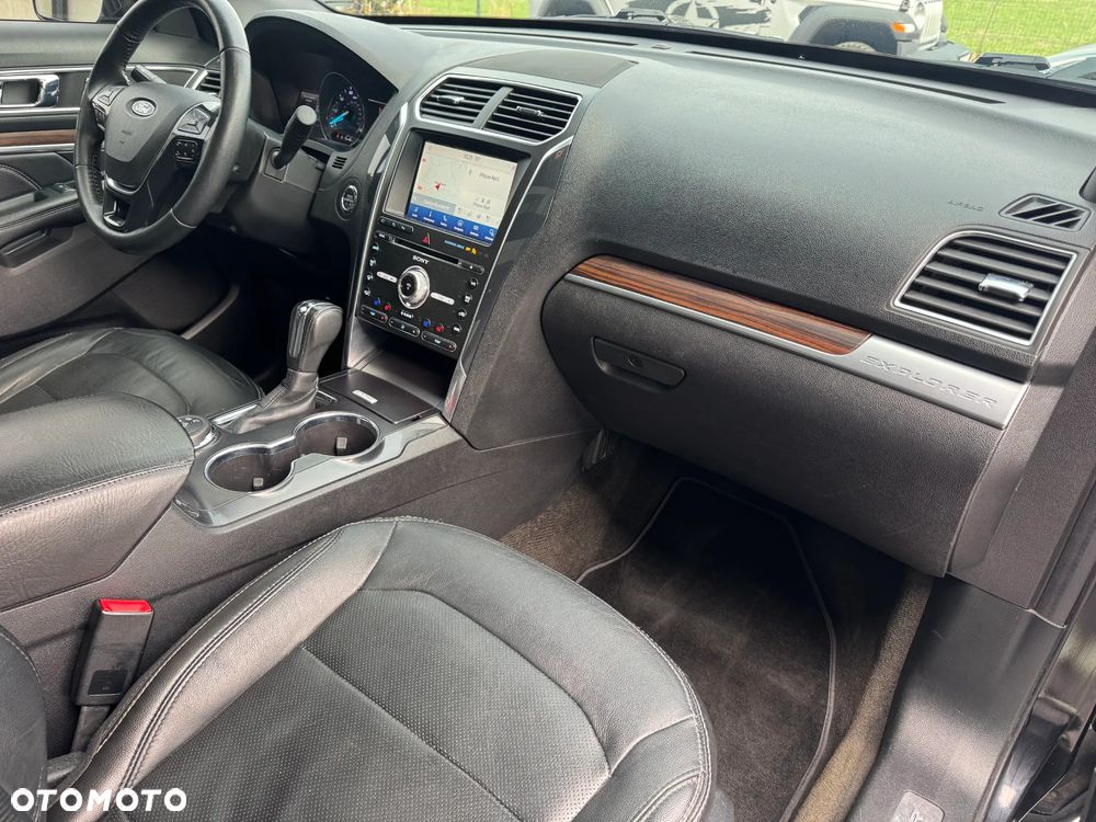 Ford Explorer - 17