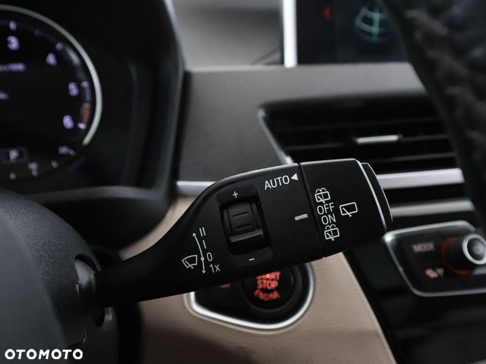BMW X1 sDrive20d xLine - 33