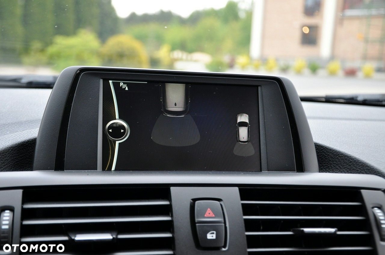 BMW Seria 1 - 32