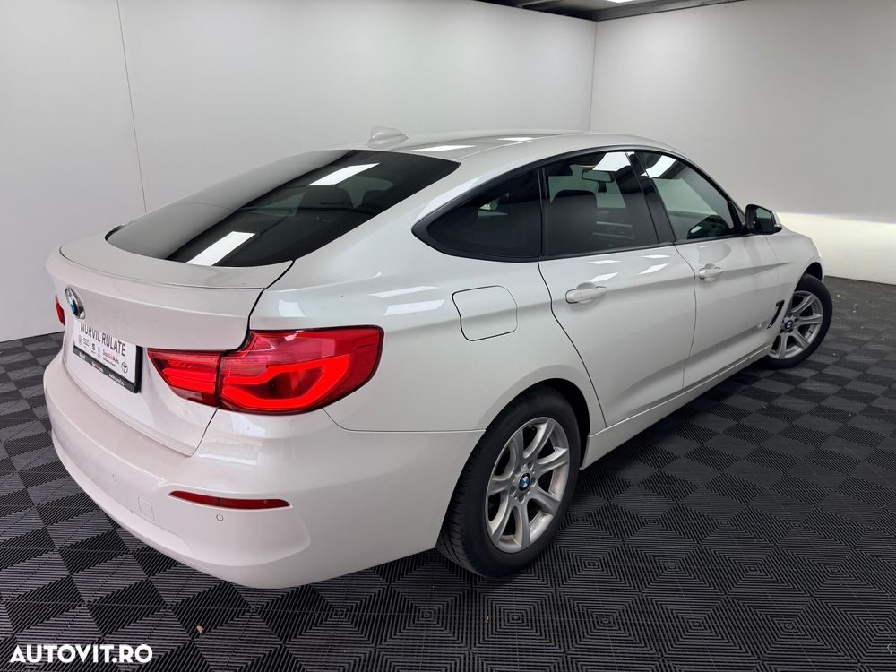 BMW Seria 3 318d Aut. Luxury Line - 9