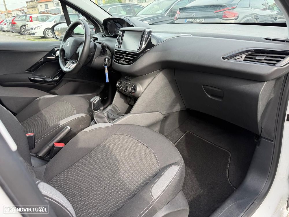 Peugeot 208 1.6 BlueHDi Style - 15