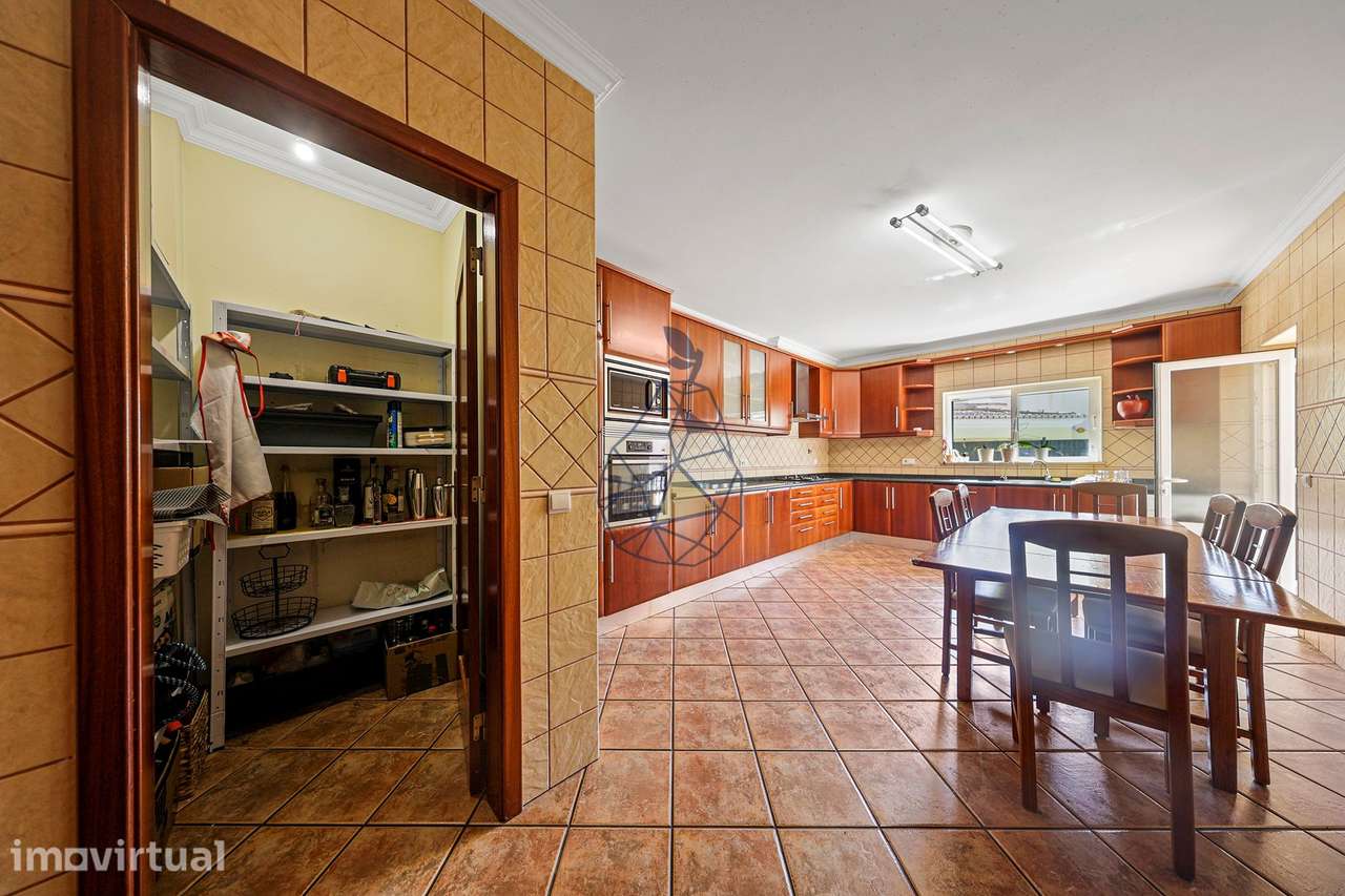 Moradia T5 com Piscina na Bemposta - Portimão - Grande imagem: 2/60