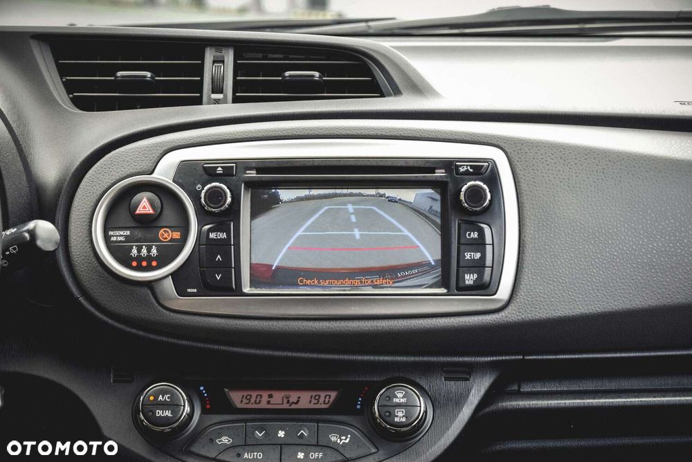 Toyota Yaris - 24