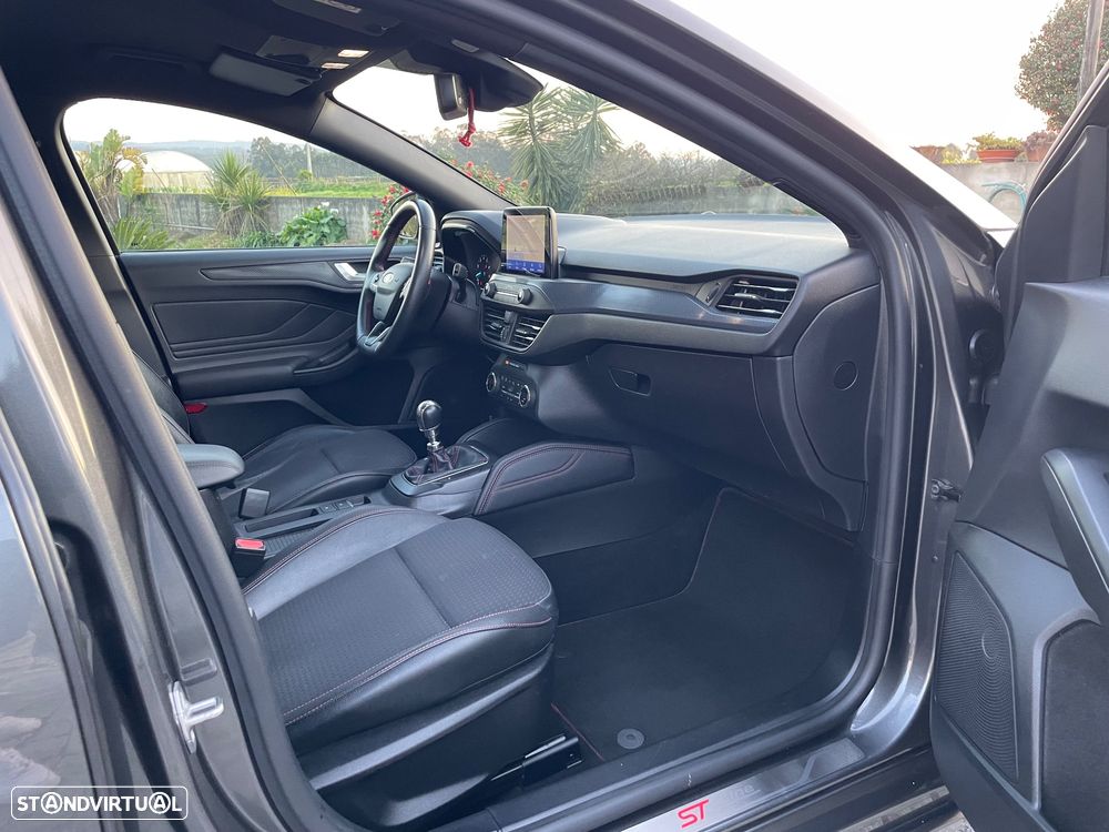 Ford Focus 1.0 EcoBoost ST-Line X - 15