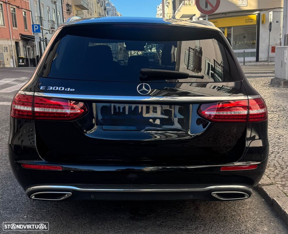 Mercedes-Benz E 300 2022 photo 3