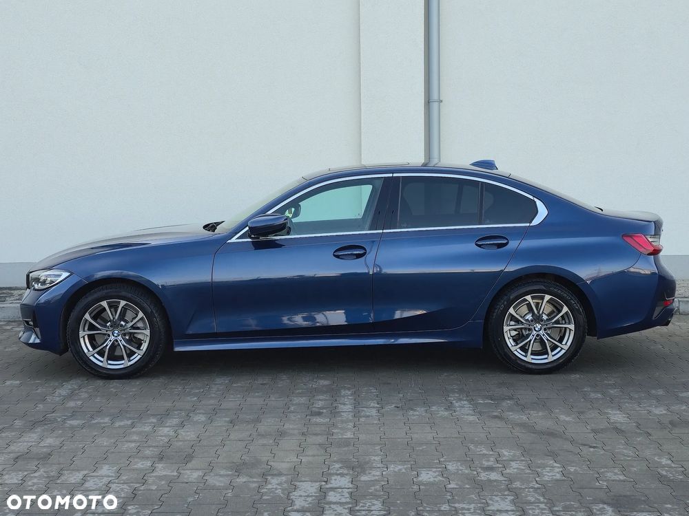 BMW Seria 3 330i xDrive Sport Line - 4