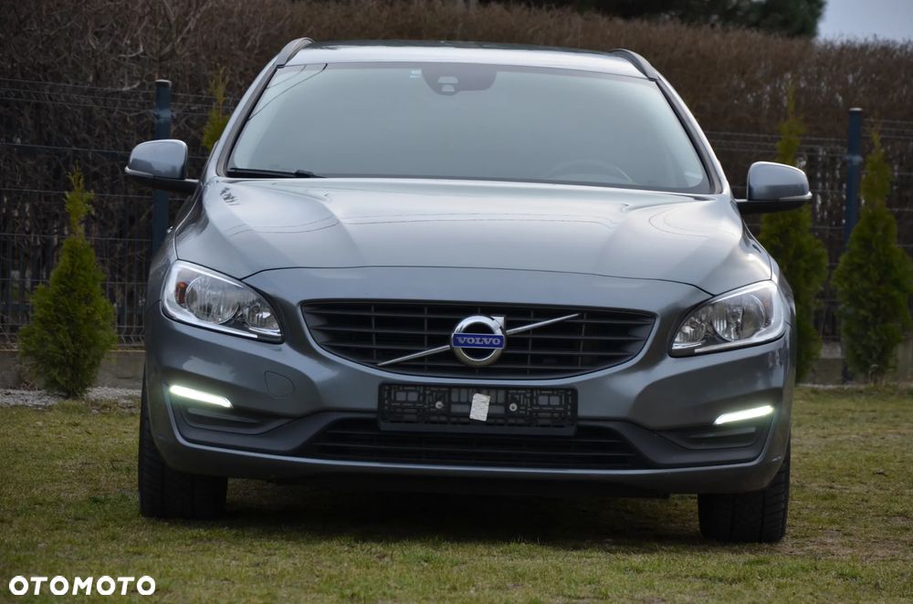 Volvo V60 D2 Momentum - 9