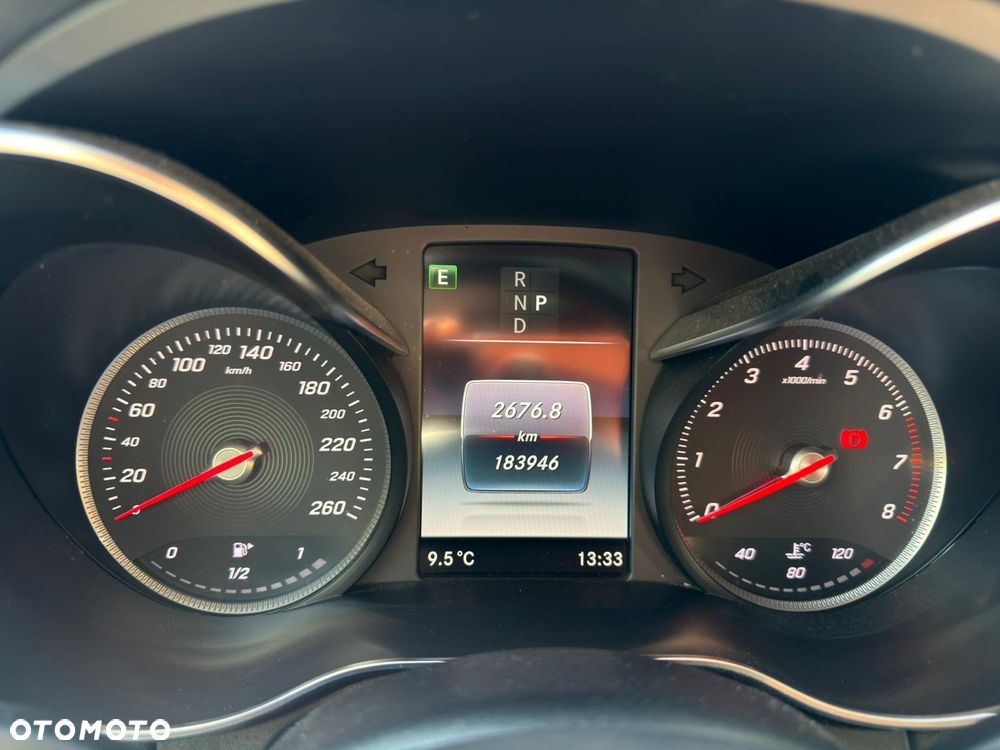 Mercedes-Benz Klasa C 200 4Matic 9G-TRONIC AMG Line - 13