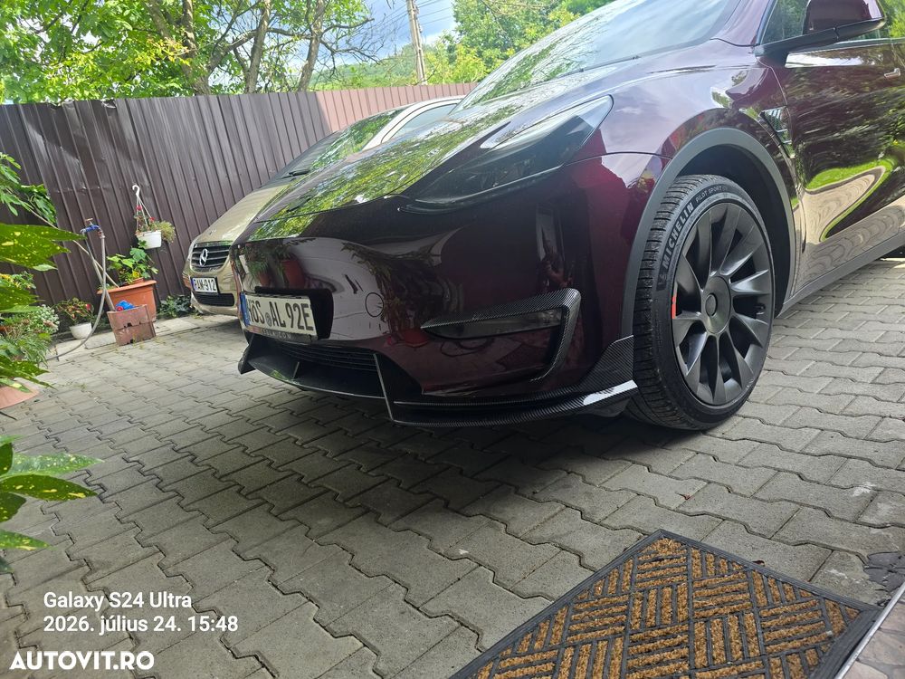 Tesla Model Y - 13