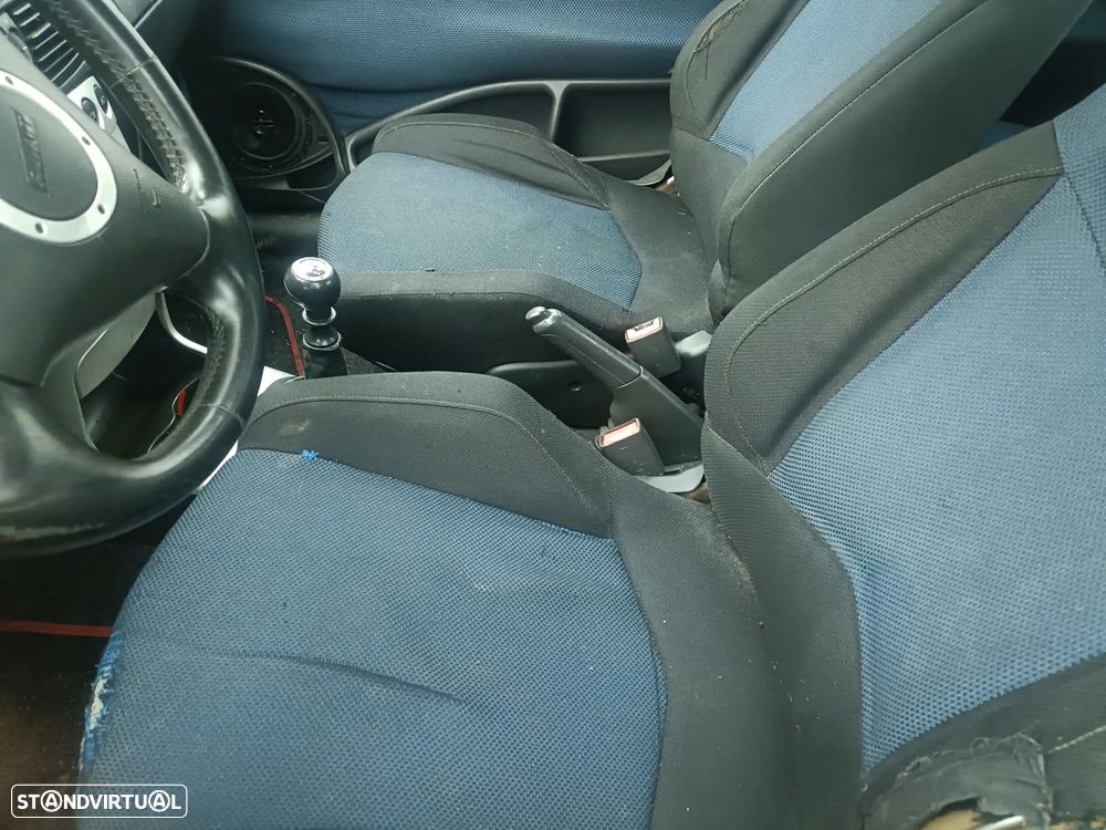 Fiat Punto 1.2 16V 80 Sport - 5