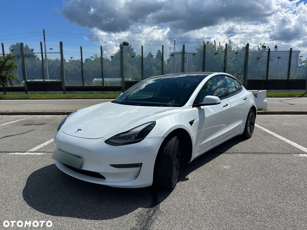 Tesla Model 3 - 1
