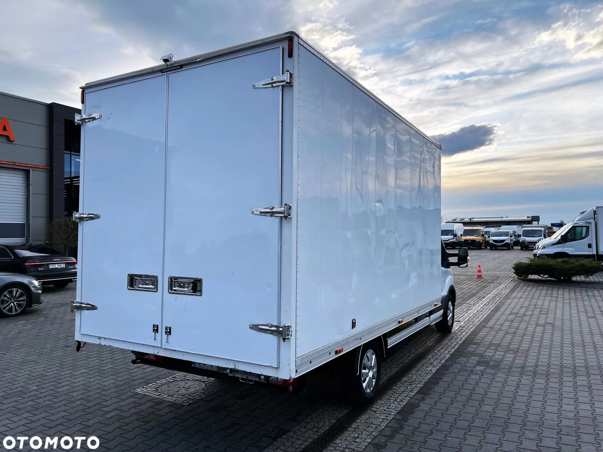 Ford Transit Kontener 8 ep Nowy Model Salon PL, Jeden Właściciel - 4